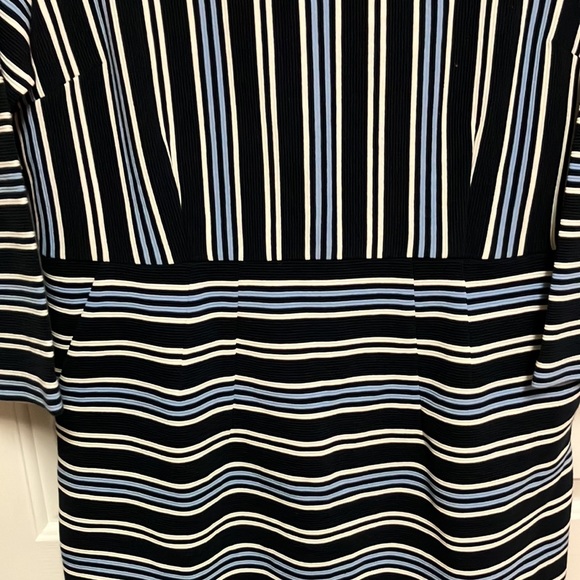 Lands’End Textured Striped Dress w/Round Neckline & 3/4 Length Sleeves Size 14 - Picture 3 of 6